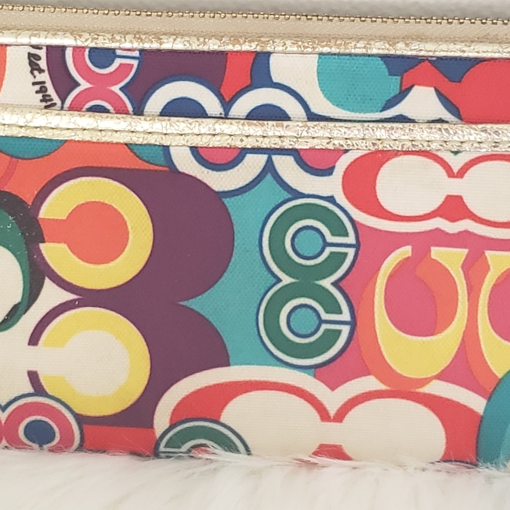 GUC COACH POPPY GRAFFI  WRISTLET - Picture 4 of 10